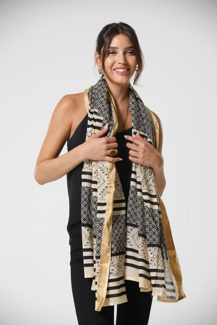 צעיף כותנה פראו - קרם שחור זהב