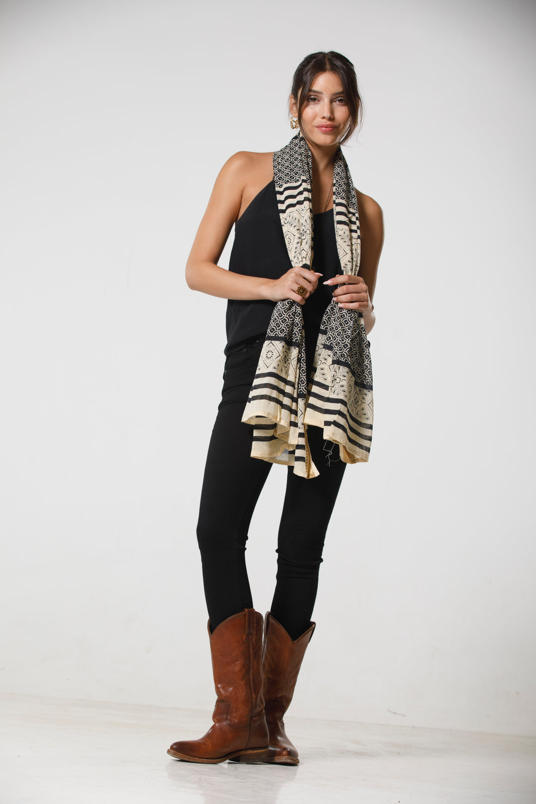 צעיף כותנה פראו - קרם שחור זהב