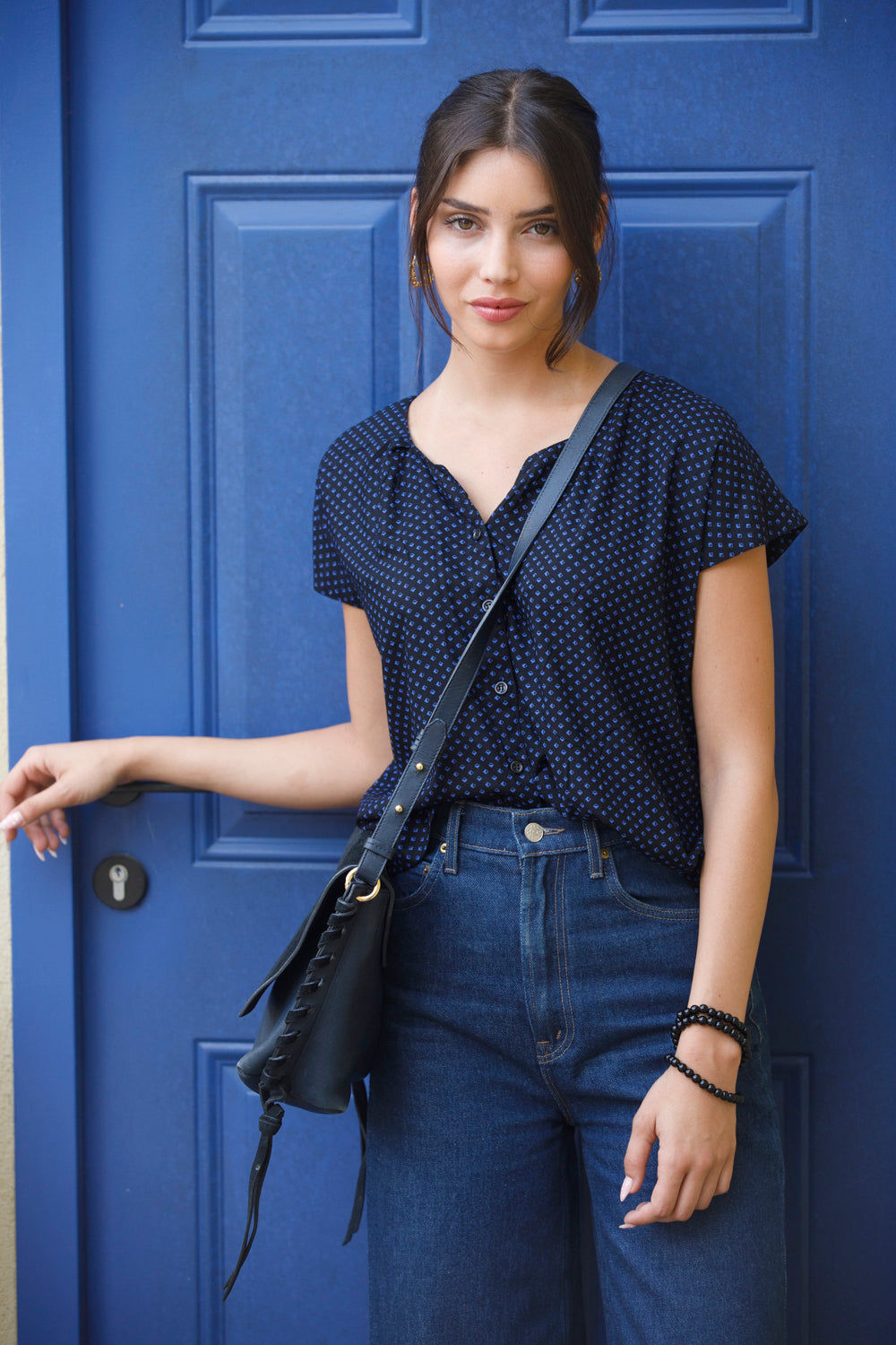 חולצת איימי שחור-כחול