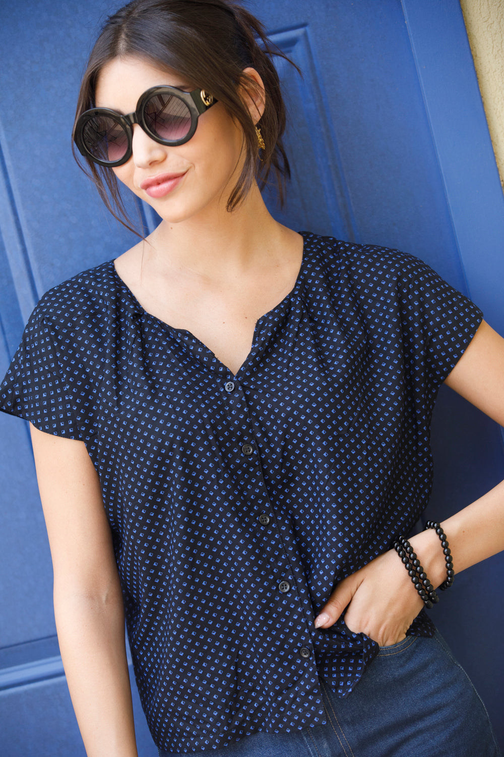 חולצת איימי שחור-כחול