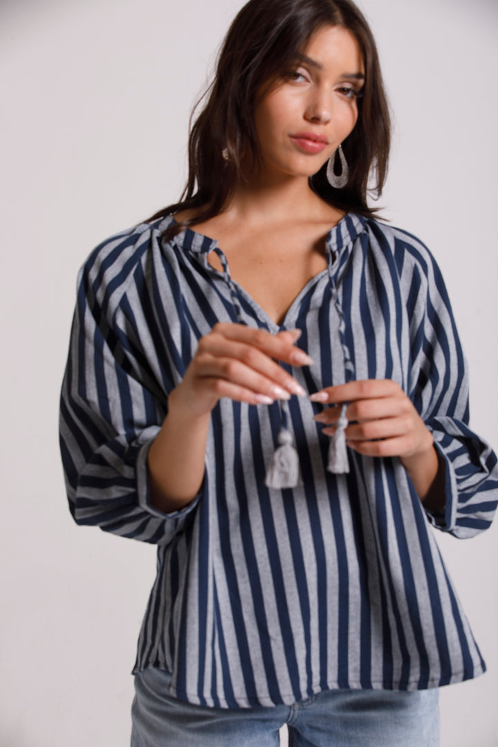 חולצת זואי פסים ג'ינס