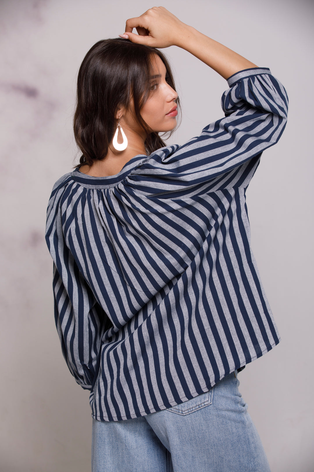 חולצת זואי פסים ג'ינס