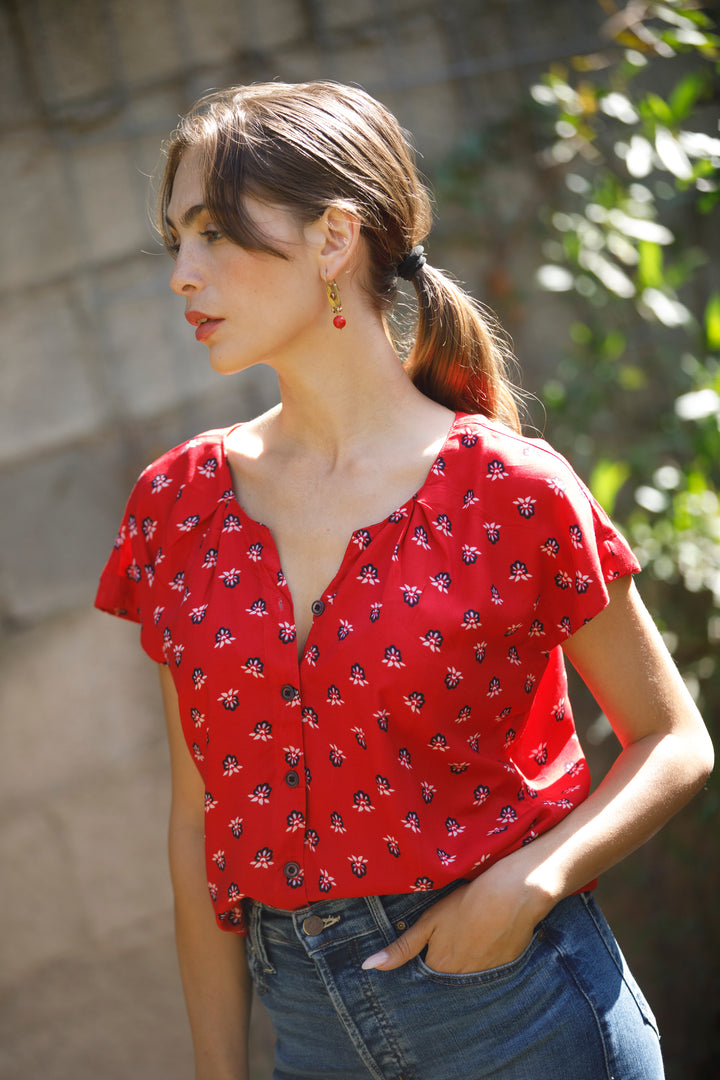 חולצת איימי אדומה