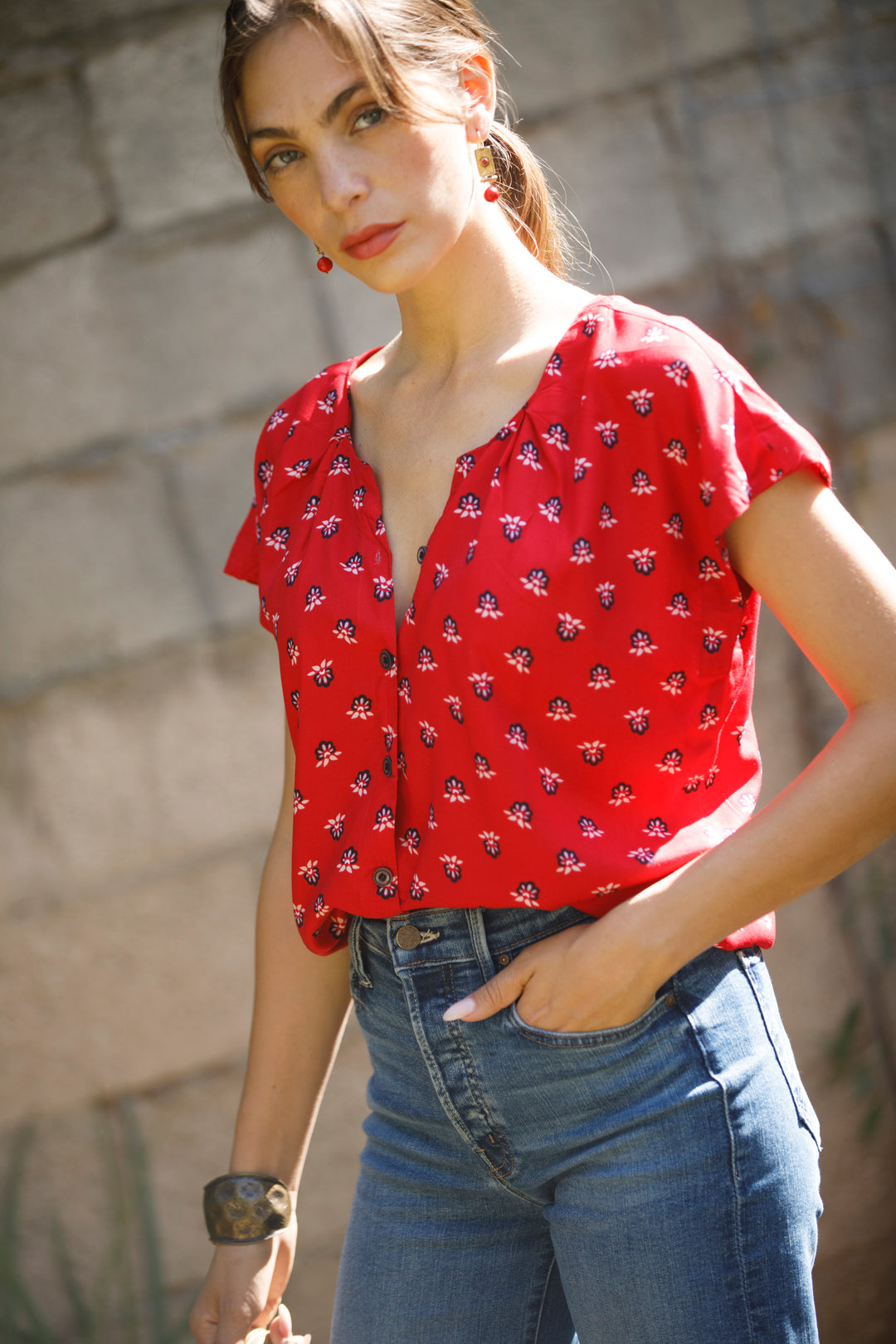 חולצת איימי אדומה