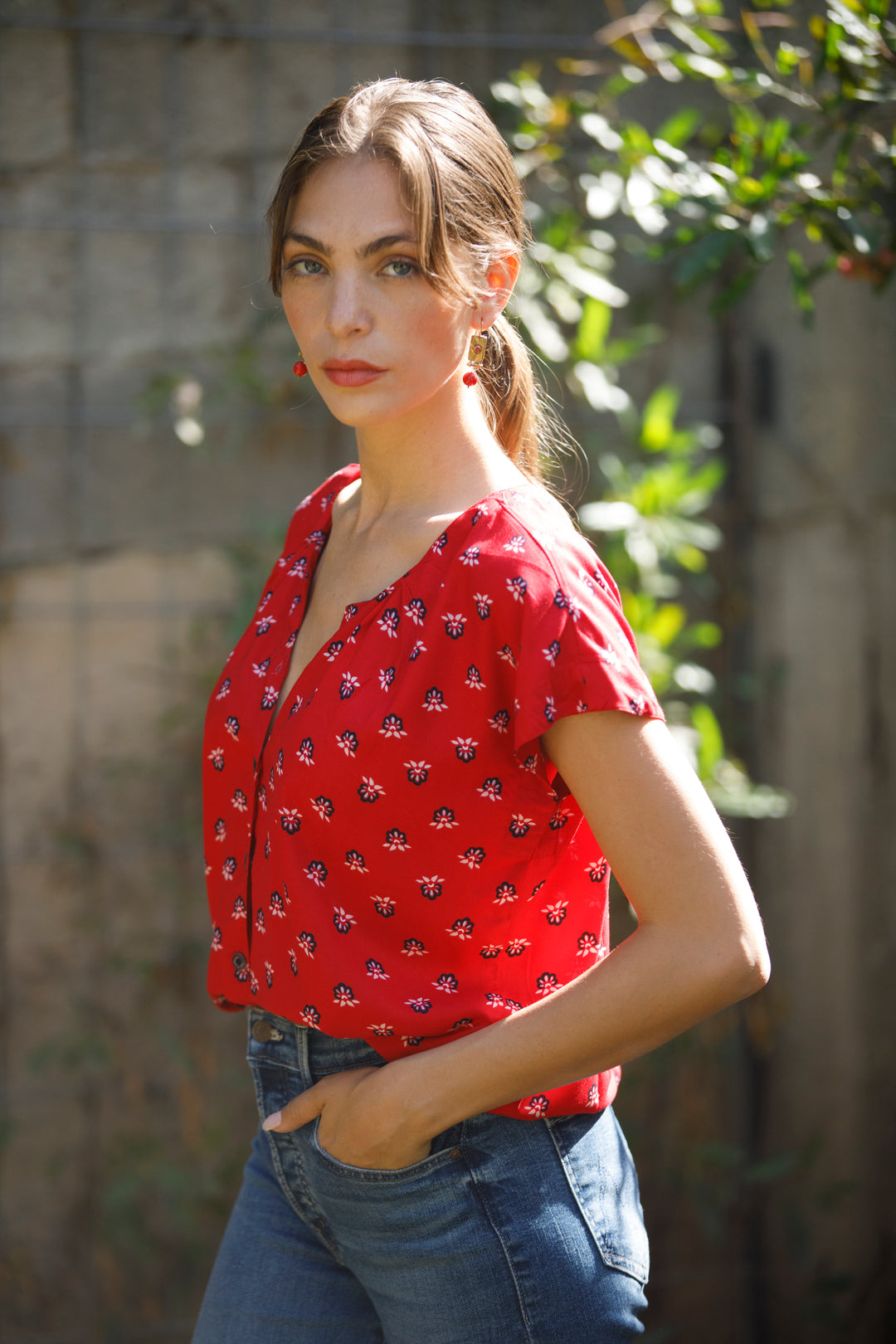 חולצת איימי אדומה