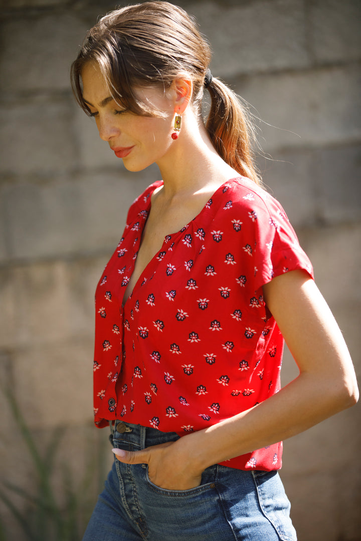 חולצת איימי אדומה