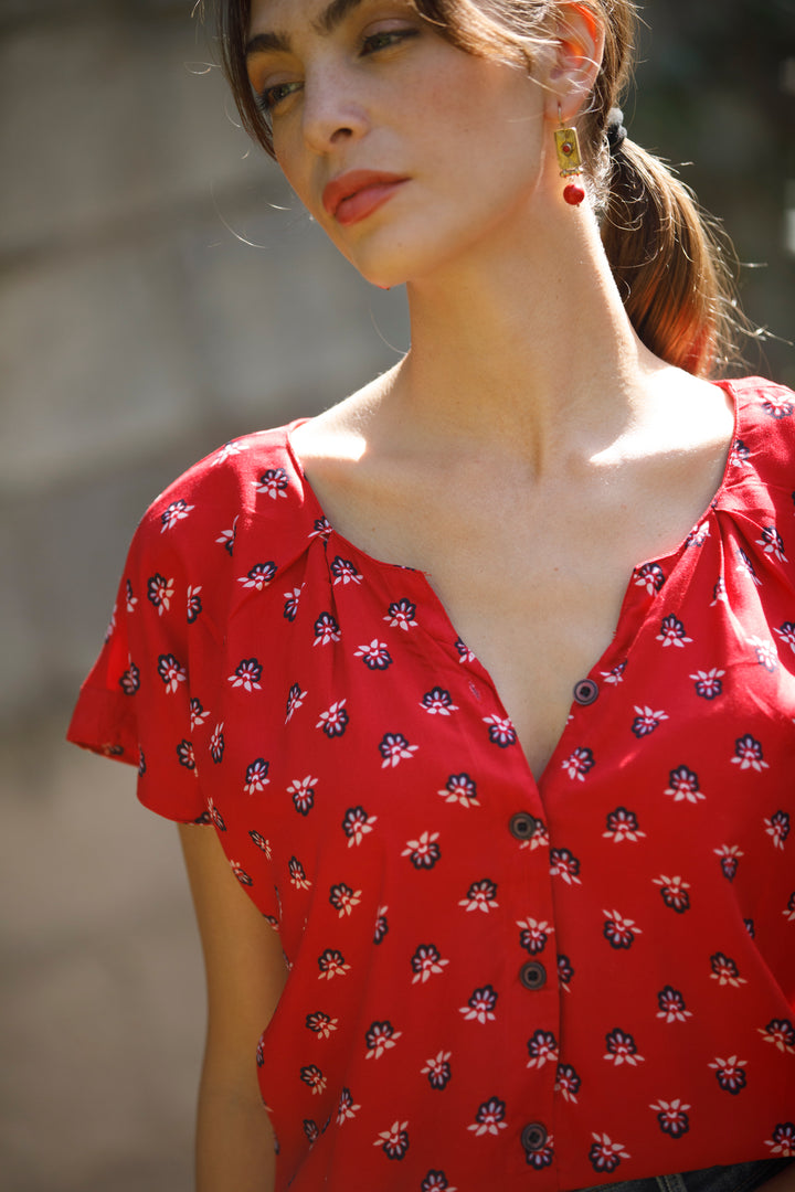 חולצת איימי אדומה