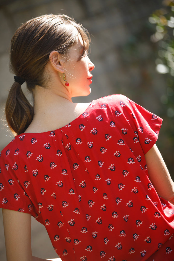 חולצת איימי אדומה