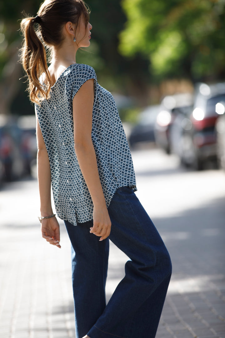 חולצת טניה אוברסייז כחול מעוינים