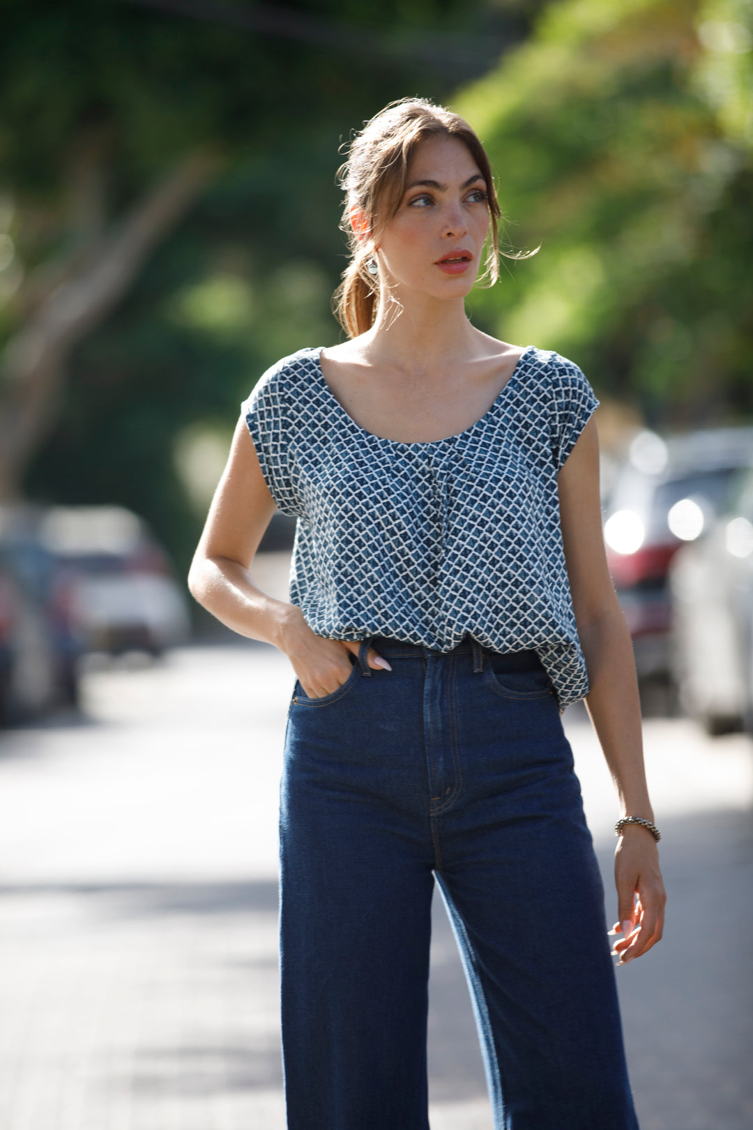 חולצת טניה אוברסייז כחול מעוינים