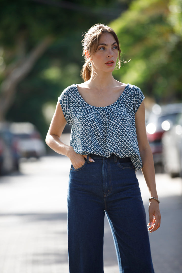 חולצת טניה אוברסייז כחול מעוינים