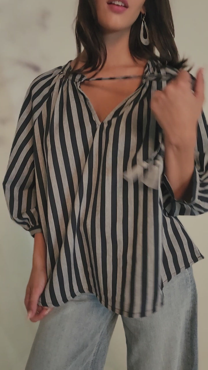 חולצת זואי פסים ג'ינס