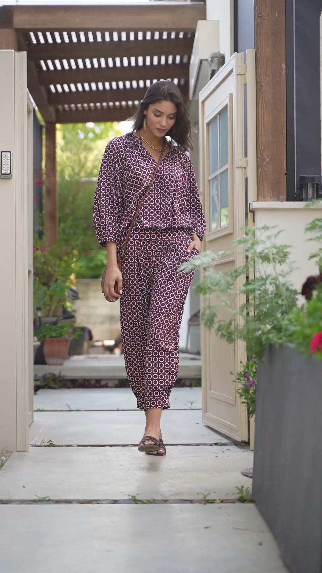 חולצת זואי בורדו