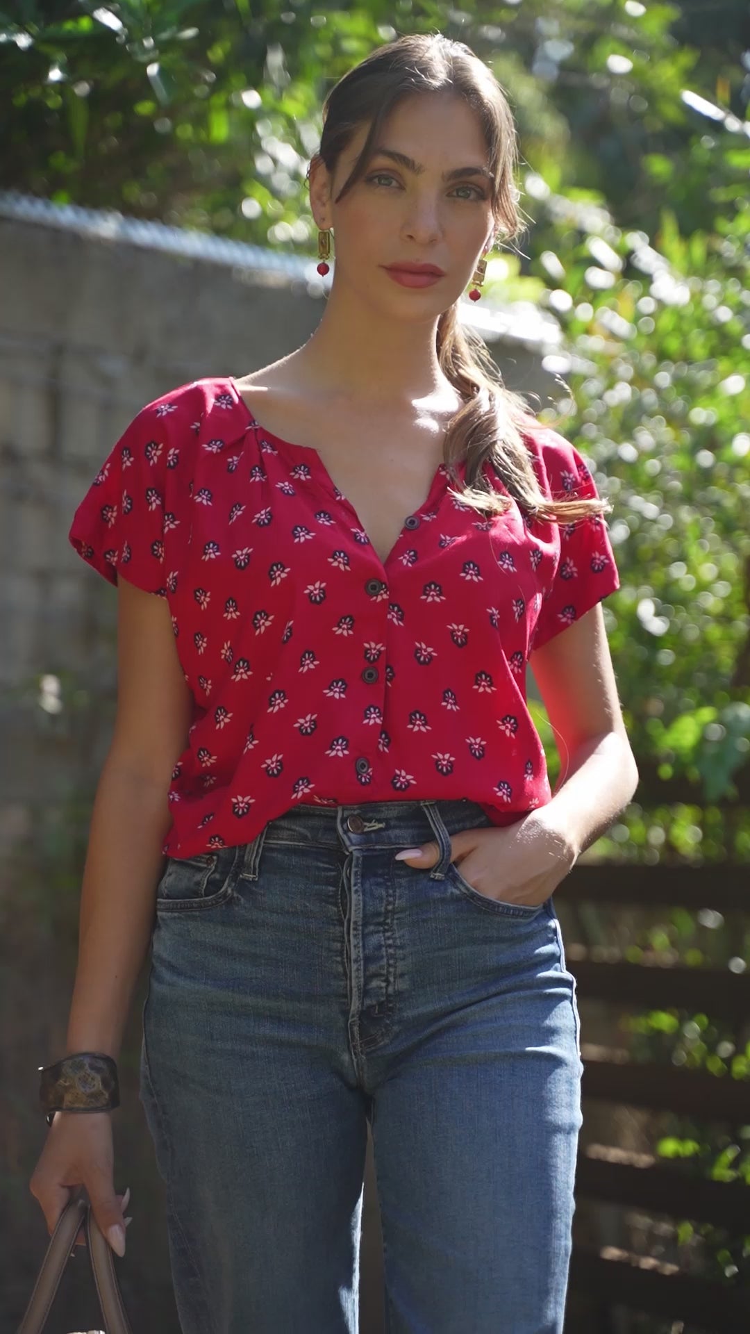 חולצת איימי אדומה